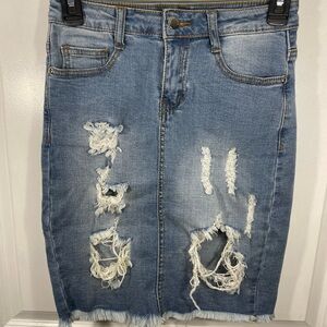 Fashion Nova Distressed Denim Skirt Size S 26 CB-90